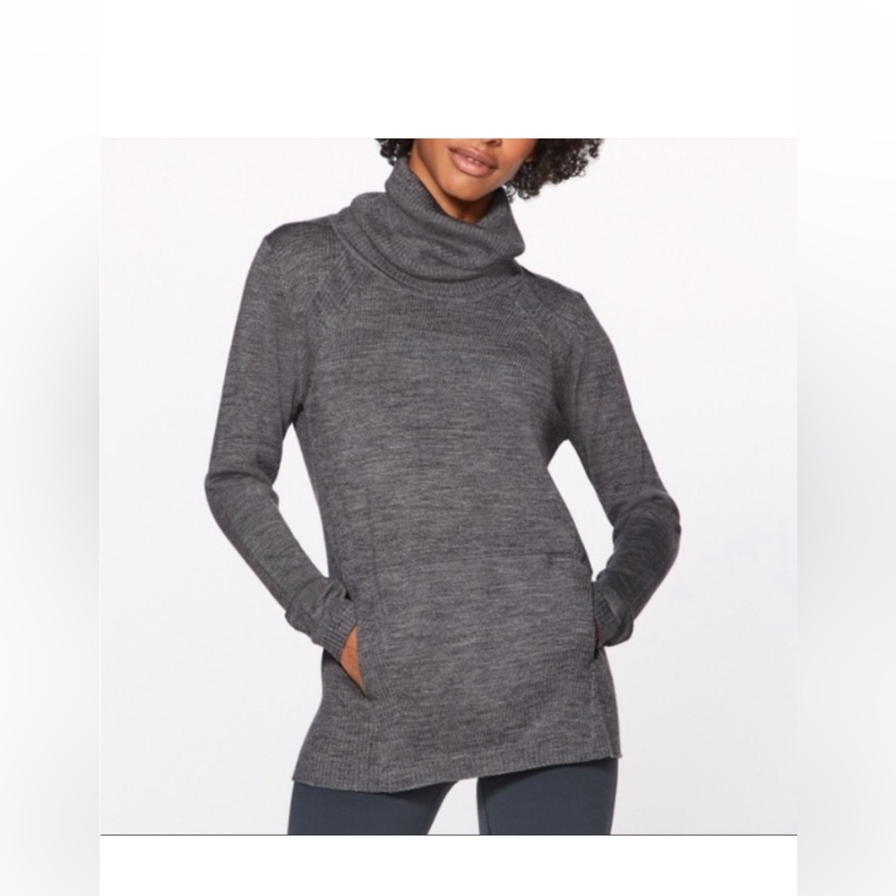 Lululemon Sweat and Savasana turtleneck sweater heathered medium gray size 6